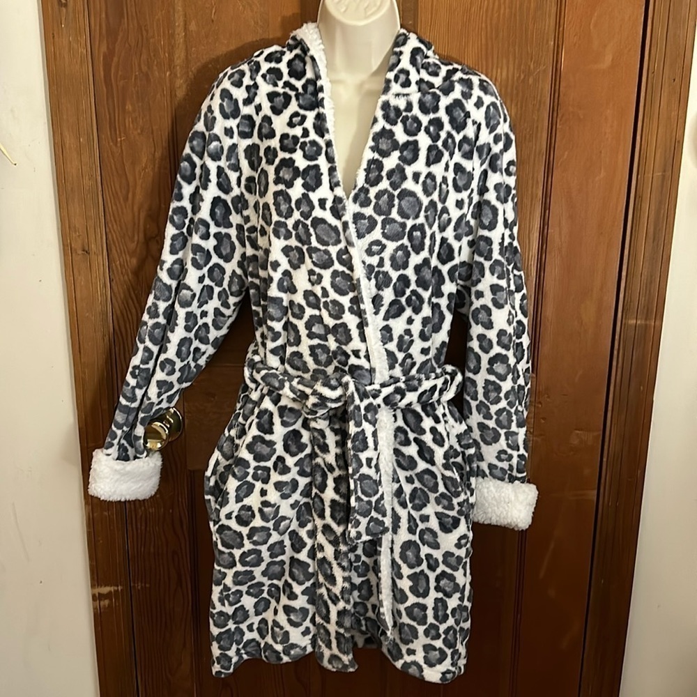 Roudelain HARLEY LEOPARD CLOUD DANCER Touch Hooded Fleece-Lined Robe Size Small